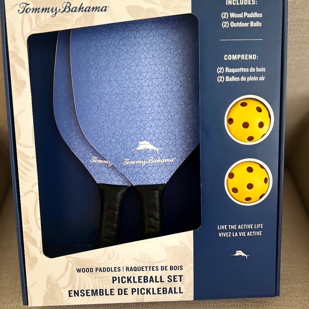 TOMMY BAHAMA PICKLEBALL SET